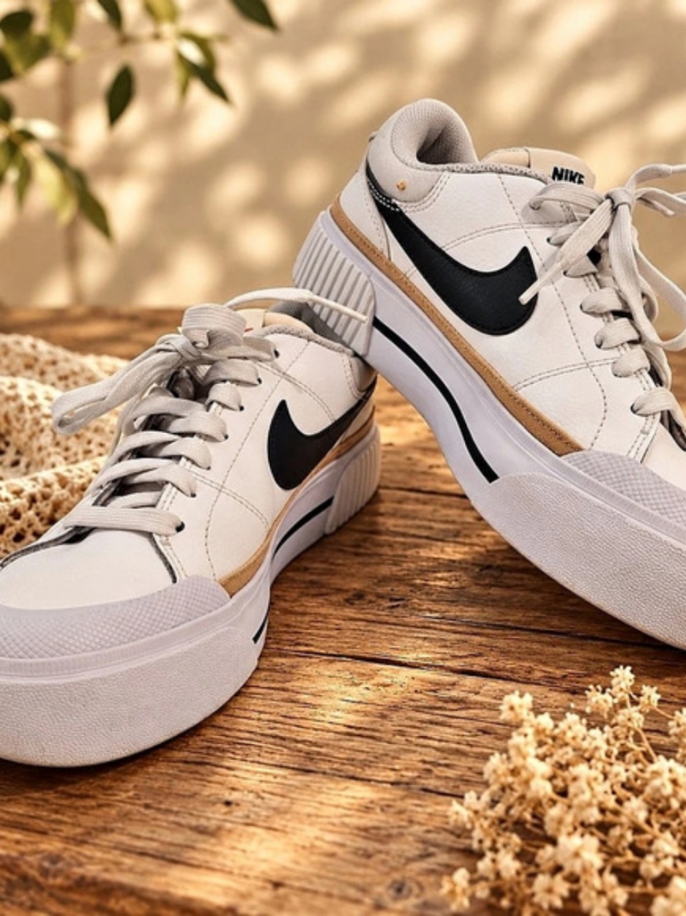 Nike Court Legacy Lift Women's White & Black Sneakers